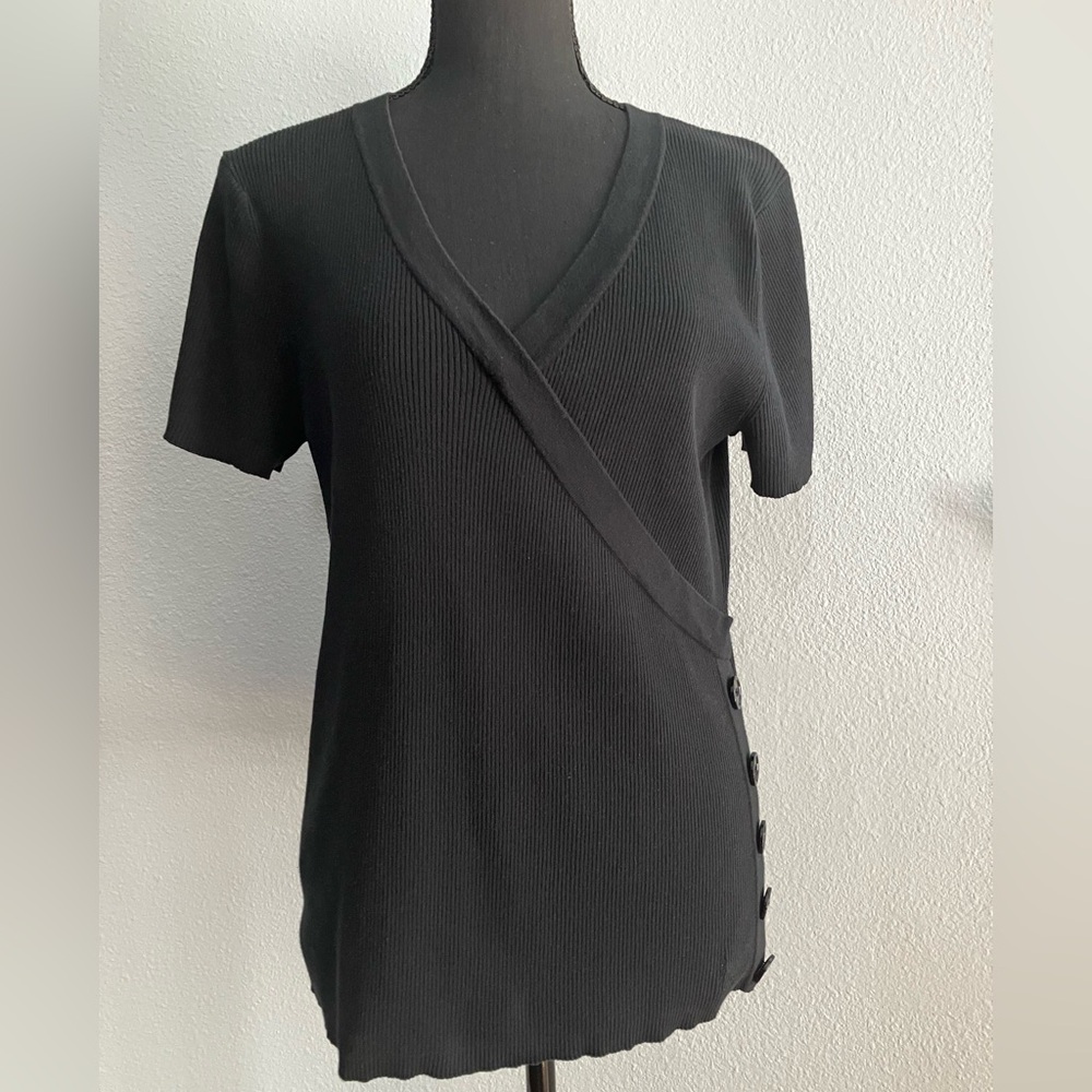 Cable & Gauge Black V-neck top with Wrap Style and Short Sleeves